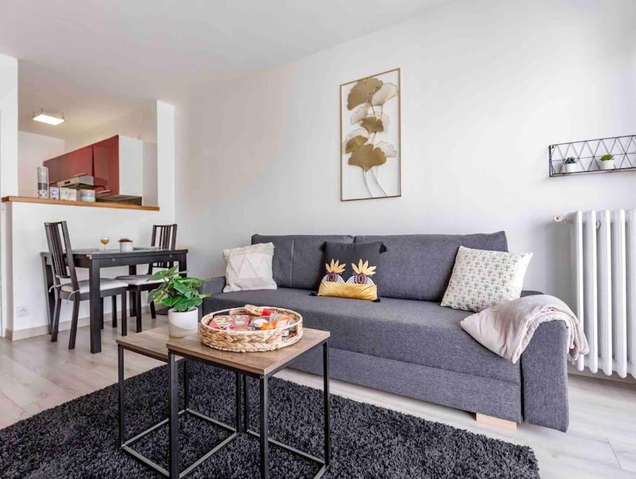 Appartement Avec Parking Et Terrasse Metro 7 Et Paris ヴィルジュイフ エクステリア 写真
