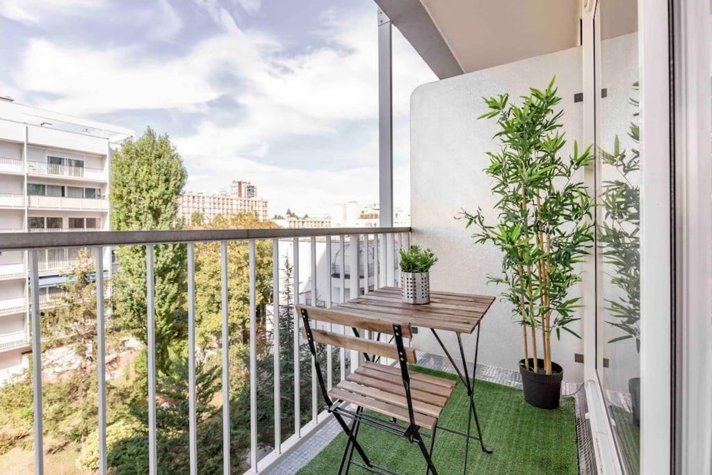 Appartement Avec Parking Et Terrasse Metro 7 Et Paris ヴィルジュイフ エクステリア 写真