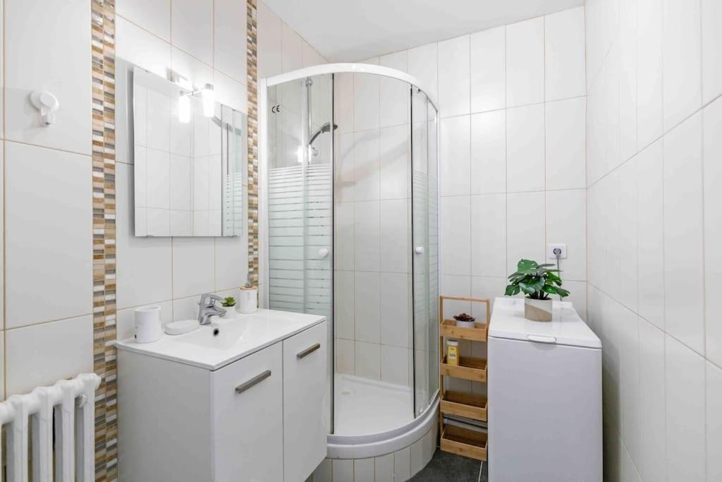 Appartement Avec Parking Et Terrasse Metro 7 Et Paris ヴィルジュイフ エクステリア 写真